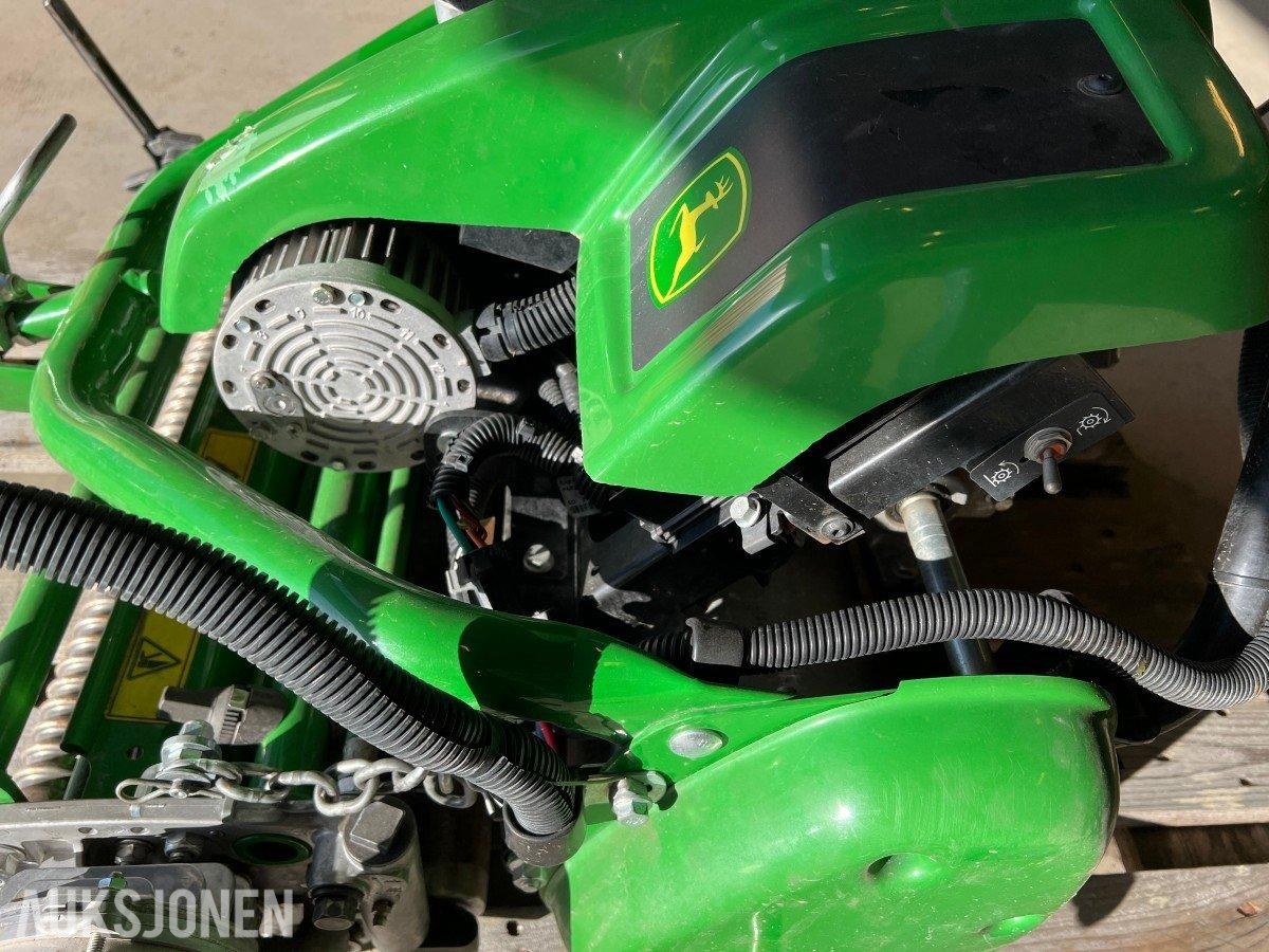 2017 John Deere 220 E-Cut Hybrid Green Klipper